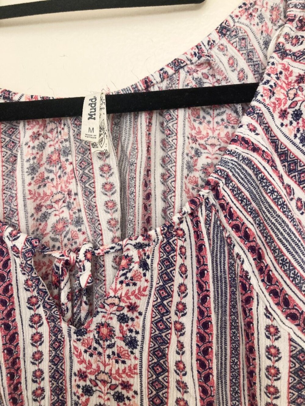 Patterned Blouse - Picture 3 of 3